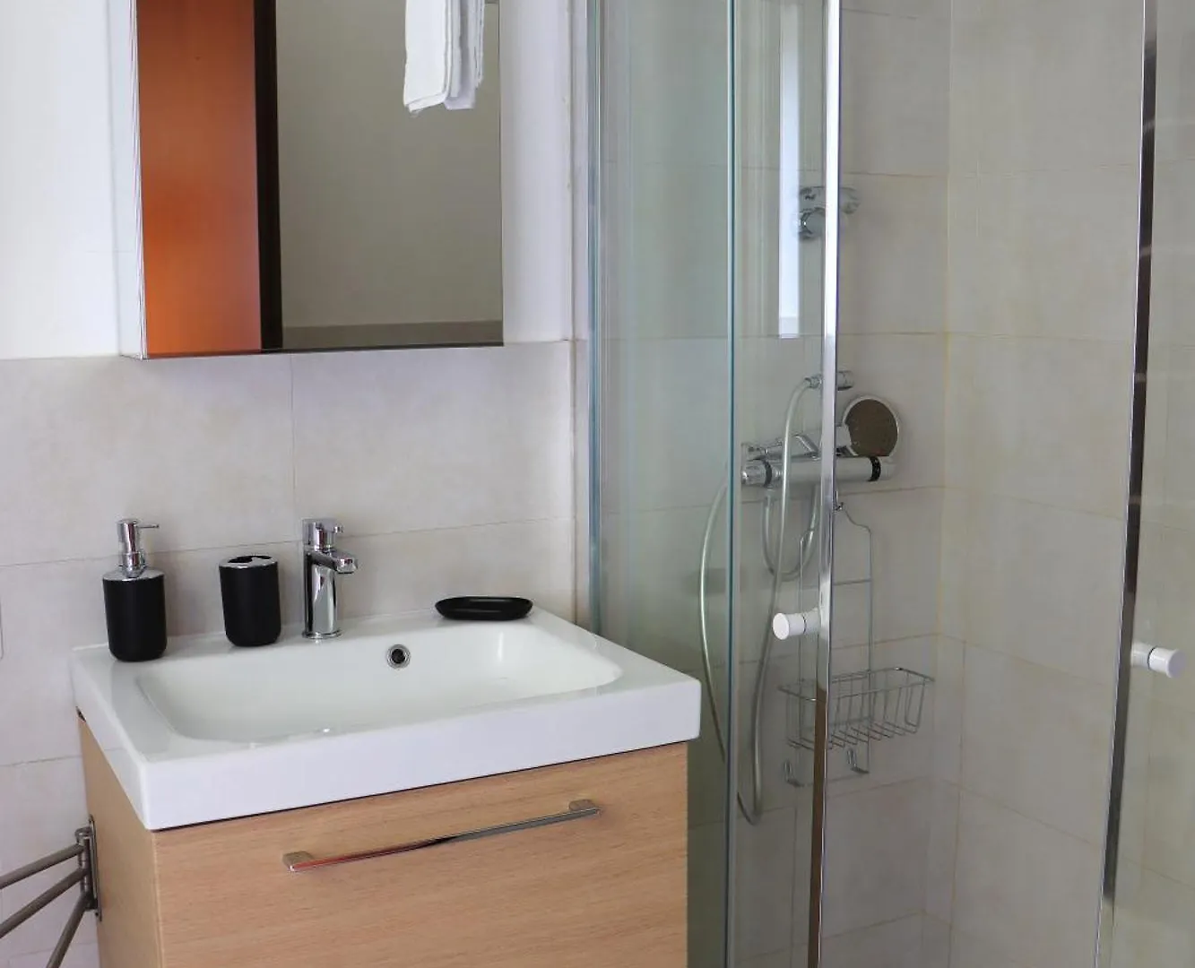 Miko Apartment By Quokka 360 - Flat In Legnano