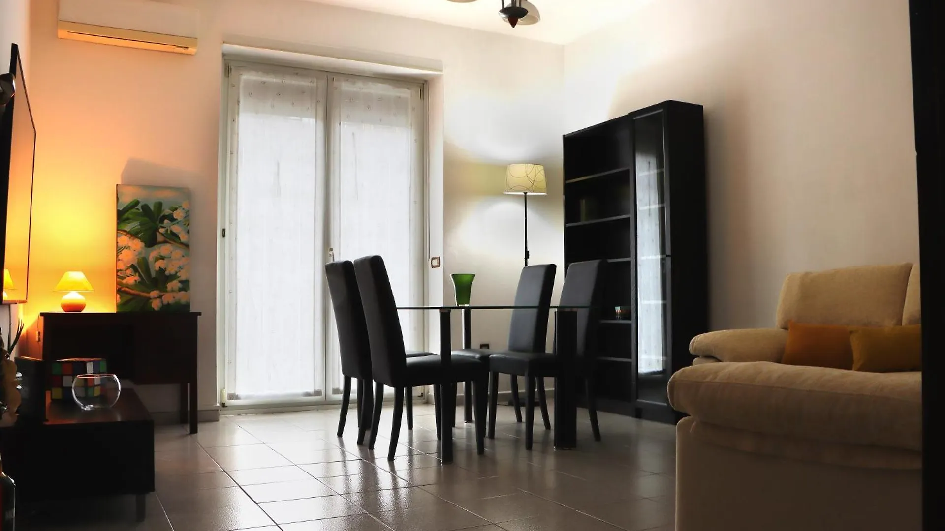 Miko Apartment By Quokka 360 - Flat In Legnano